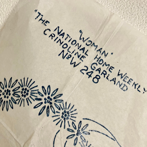 ビンテージ　刺しゅう百科　ゴールデンハンズ版 刺繍　手芸　洋書　古書アンティーク Amazon.co.jp: ビンテージ 刺しゅう百科 ゴールデンハンズ版