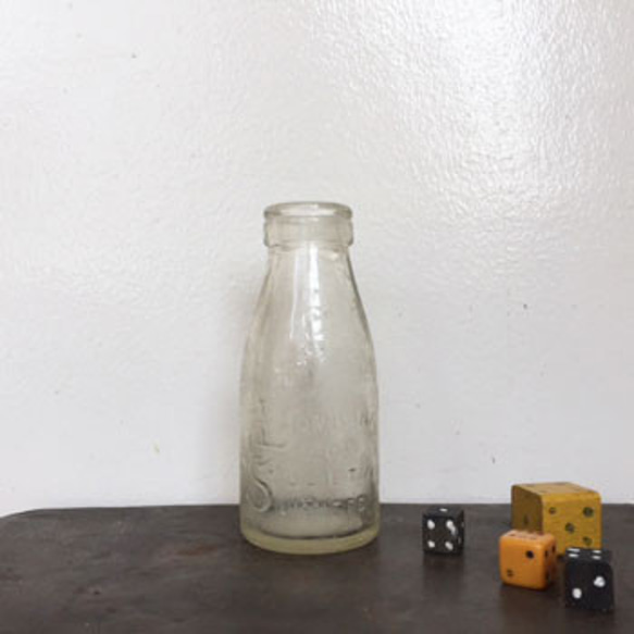 アンティークミルボトル 古い牛乳瓶 1920年 English bottle ガラス