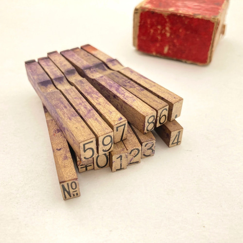 イギリス アンティーク 印刷用スタンプ 真鍮と木材 4点セット