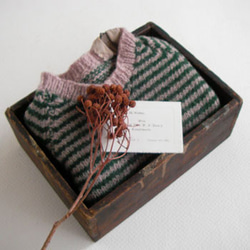 キッズセーター　イングランド製 ピュアウール ハンドメイドビンテージ  手編みのセーターイギリスベアの洋服 1枚目の画像