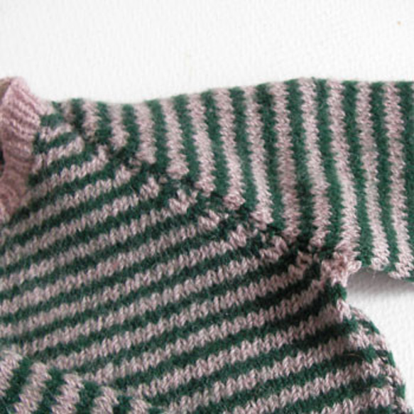 キッズセーター　イングランド製 ピュアウール ハンドメイドビンテージ  手編みのセーターイギリスベアの洋服 5枚目の画像