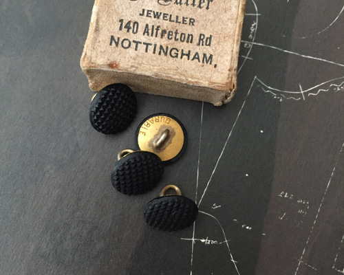 イギリス製アンティークボタン アンティークボタン ソーイング