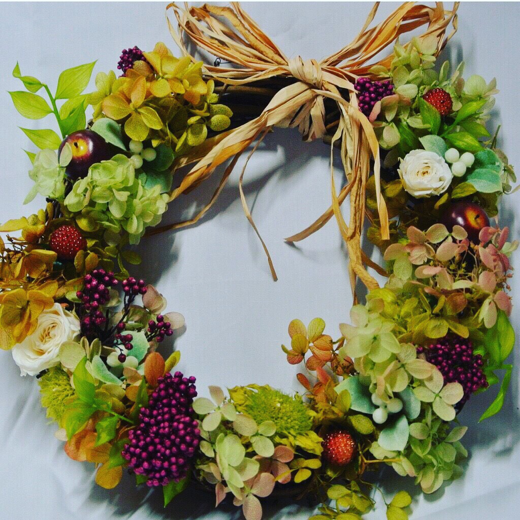 木の実のリース