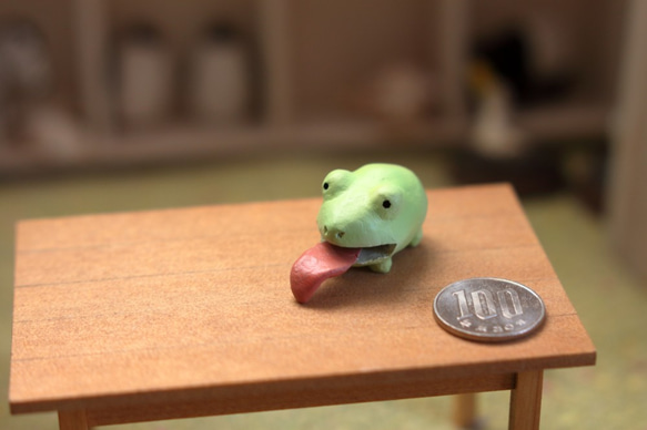 １00円玉が1枚だけ貯金できるカエル 2枚目の画像