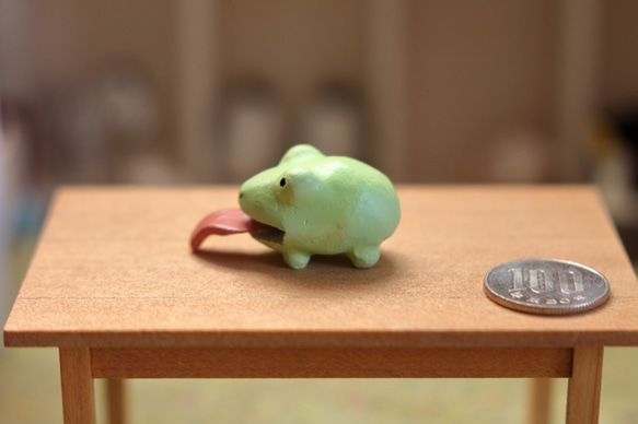 １00円玉が1枚だけ貯金できるカエル 7枚目の画像