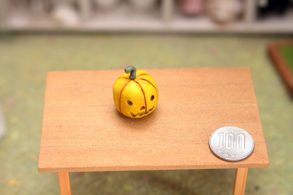 ハロウィンインテリア用かぼちゃの置物 2枚目の画像