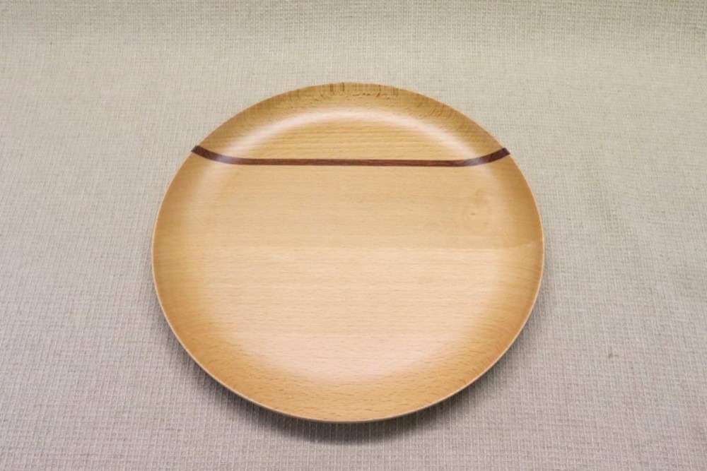 レッドラインが入った、27センチの丸皿