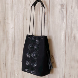 スパンコール刺繡のストリングトールバッグ（サークル）　 ブラック 2枚目の画像