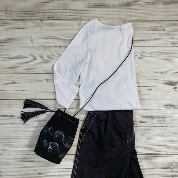幾何学模様のスパンコール刺繡　ミニドローストリングバッグ（サークル）ブラック 7枚目の画像