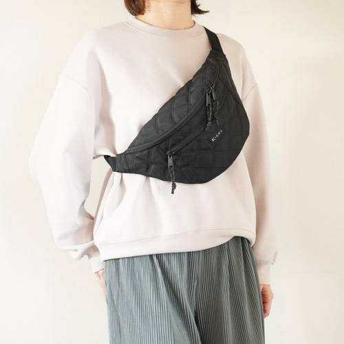 ナイロンキルティング ボディバッグ ブラック ボディバッグ