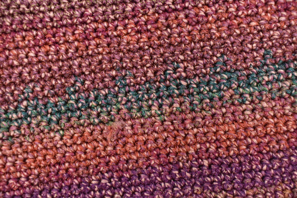 グラデーションヤーン(赤)　秋冬 (40g)”かすり染め”　手編み、手芸に適した編み物が楽しくなる毛糸！小物制作に 2枚目の画像