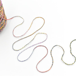 カラフルヤーン　(赤,黄,青,白)　秋冬　(40g) ”かすり染め”　手編み、手芸に適した編み物が楽しくなる毛糸！　 5枚目の画像