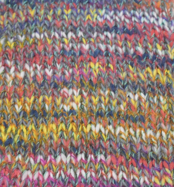 カラフルヤーン　(赤,黄,青,白)　秋冬　(40g) ”かすり染め”　手編み、手芸に適した編み物が楽しくなる毛糸！　 9枚目の画像