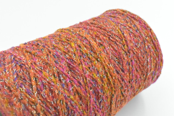 グラーデーションヤーン　赤　ラメ 秋冬　(40g) ”かすり染め”　手編み、手芸に適した編み物が楽しくなる毛糸！　 2枚目の画像