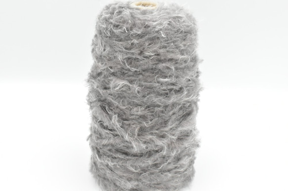 【わけあり大特価！】動物の毛のような手編み糸！ファー グレイ (灰)(50g) 手芸に適した楽しい毛糸！ 1枚目の画像