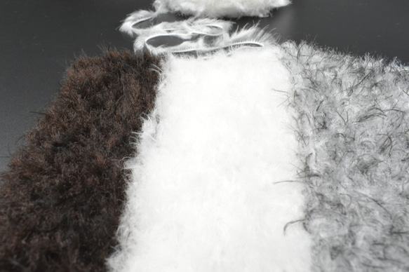 【お得！】動物の毛のような手編み糸！ファー ホワイト (白)(500g) 手芸に適した楽しい毛糸！ 6枚目の画像