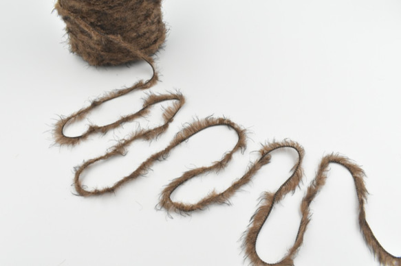 【お得！】動物の毛のような手編み糸！ファー ブラウン (茶)(500g) 手芸に適した楽しい毛糸！ 3枚目の画像