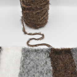 【お得！】動物の毛のような手編み糸！ファー ブラウン (茶)(500g) 手芸に適した楽しい毛糸！ 5枚目の画像