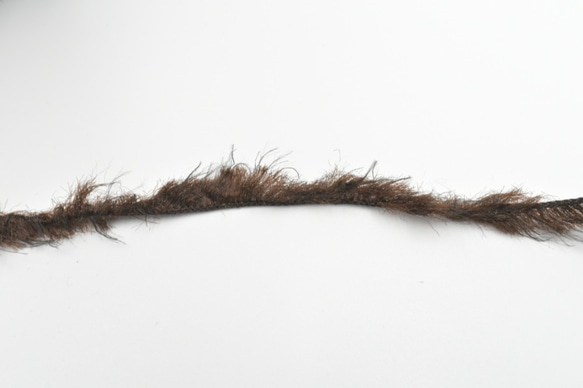 【お得！】動物の毛のような手編み糸！ファー ダークブラウン (茶)(500g) 手芸に適した楽しい毛糸！ 4枚目の画像