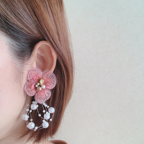 ❂レースフラワーとアシンメトリーなパールシャワーの上品な  