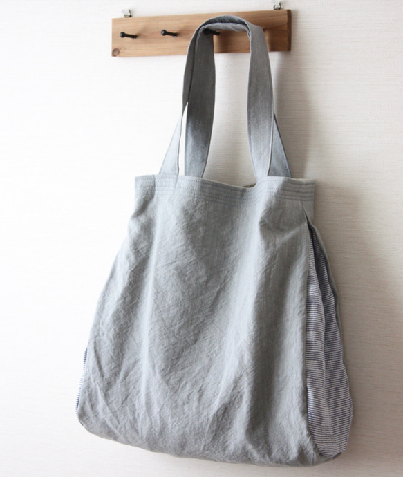 清爽的亞麻半袋（灰色×藍色邊框） 第1張的照片