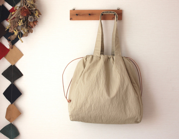 ベージュ 巾着型トートバッグ 楽天市場】【新商品】巾着トートバッグ シンプル 2way A4 フロント