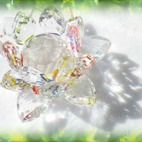 クリスタル サンキャッチャー 蓮の花 オーロラ レインボー