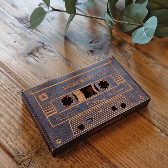 【特集掲載】木製 カセットテープ型 名刺入れ 1枚目の画像