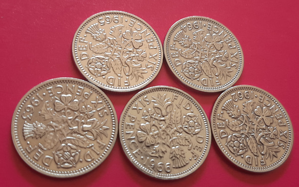 幸せのシックスペンス イギリス 1962年~1966年  5枚セット ラッキー6ペンス 英国コイン  美品 本物 1枚目の画像