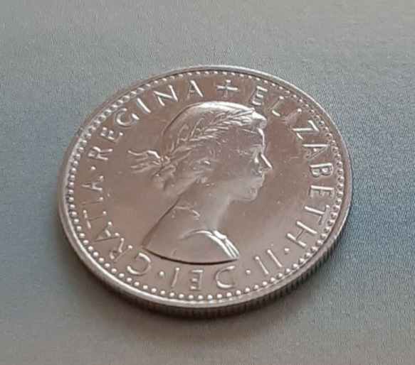 幸せのシックスペンス イギリス  ラッキー6ペンス 英国コイン  美品です 本物 19.5mm 2.8gram 2枚目の画像