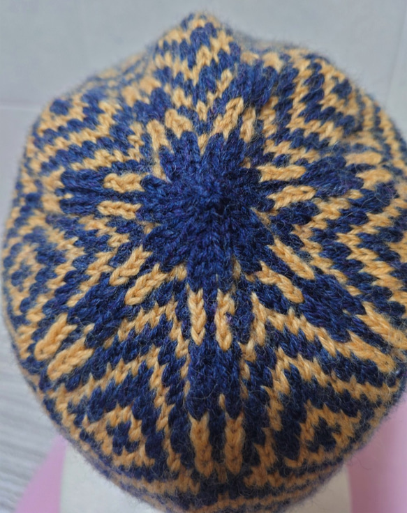 【即納】冬のソフトメリノウール１００％フェアアイル手編み帽子 2枚目の画像