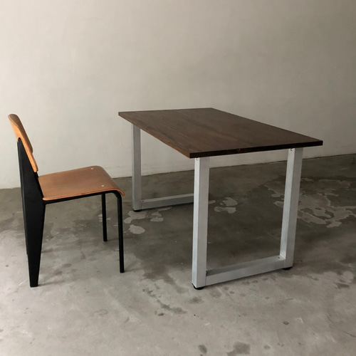 折りたたみアイアン脚のハイテーブル（中棚付き）受注生産品 机