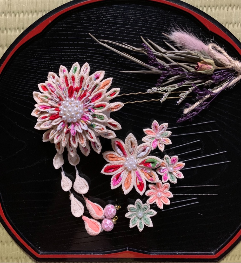 受注製作【お香入りの一越ちりめん・つまみ細工『簪』】成人式・卒業式・七五三・前撮り・お正月・和装・和装小物