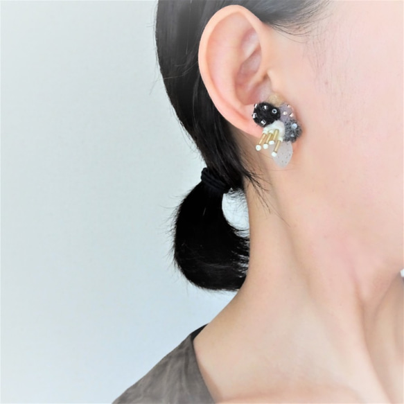 autumm.Ⅲピアス　羊毛×ビーズ×シーグラス×金継ぎ..異素材mixアクセサリー 5枚目の画像