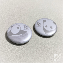 パンダのミニ缶バッジ２個セット ライトグレー【RinRon】 3枚目の画像