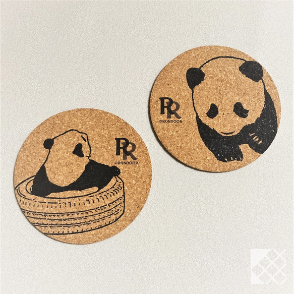 パンダのコルクコースター２枚セット 丸型【RinRon】 1枚目の画像