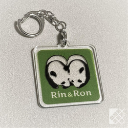 パンダのアクリルキーホルダー 正方形【RinRon】 1枚目の画像