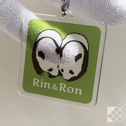 パンダのアクリルキーホルダー 正方形【RinRon】 3枚目の画像