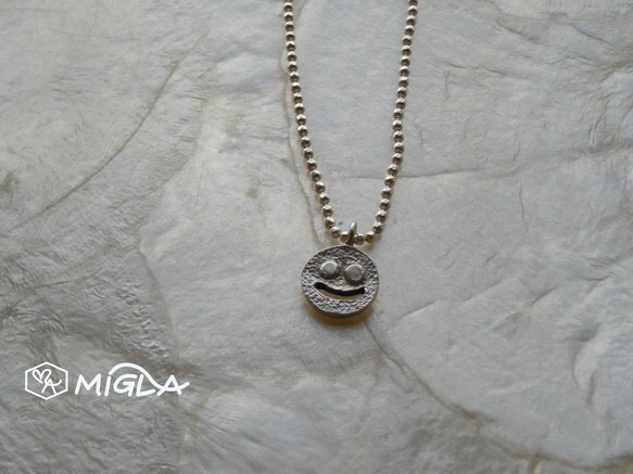 イニシャルにこさまペンダント