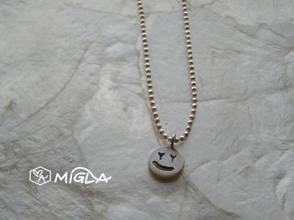 イニシャルにこさまペンダント