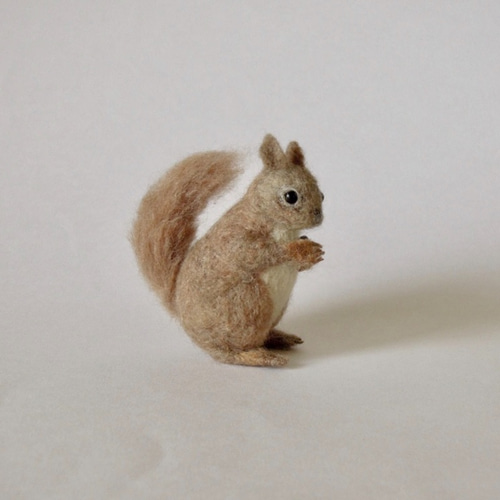 羊毛＊小さなリス 羊毛フェルト 華梨 通販 10579237｜Creema