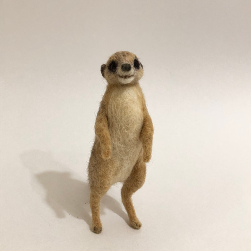 羊毛フェルト　ミーアキャット 羊毛フェルト ミーアキャット 動物フィギュア | iichi 日々の