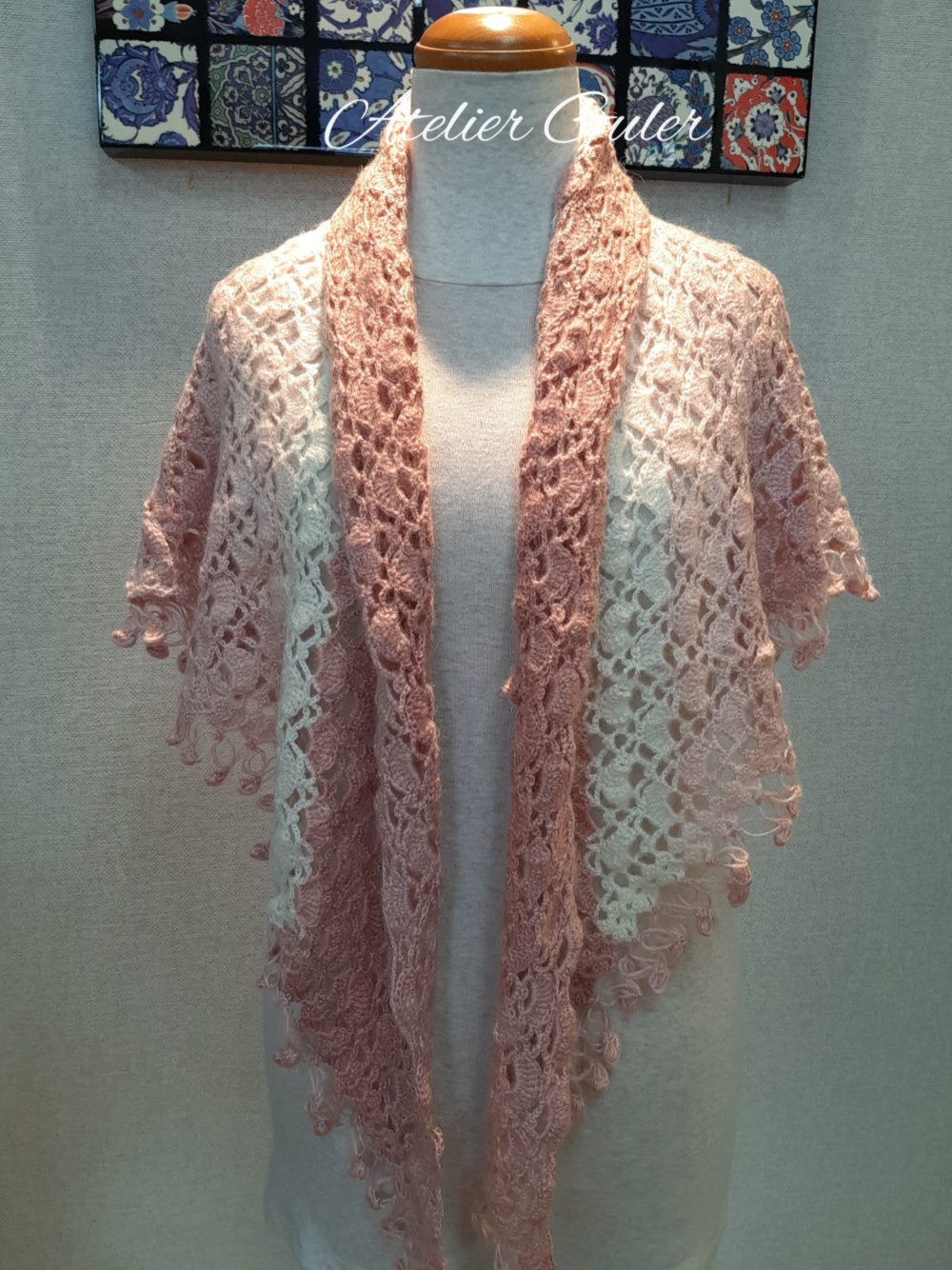 1000円off  Made in Turkey『淡いピンクホワイトのグラデ』手編みストールマフラー