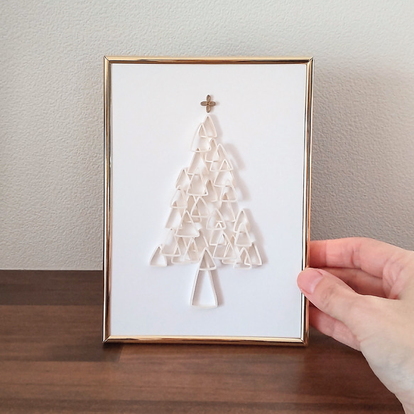 クリスマスツリーのフレーム　さり気なく飾れる大人のシンプルインテリア 2枚目の画像