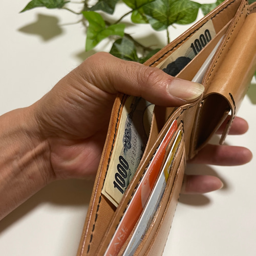 ヌメ革で作るシンプルな二つ折り財布 | レザークラフト入門講座