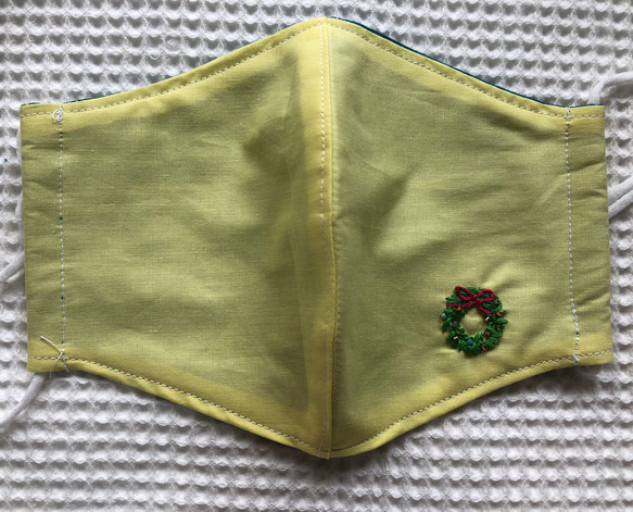 【受注製作】刺繍入り立体マスク☆クリスマス 1枚目の画像