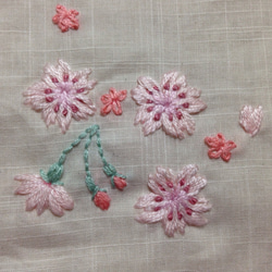 コットンの刺繍ハンカチ☆さくら 2枚目の画像