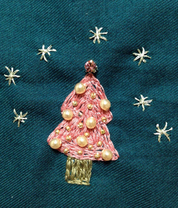 ビーズ刺繍のランチョンマット☆ホワイトクリスマス 2枚目の画像