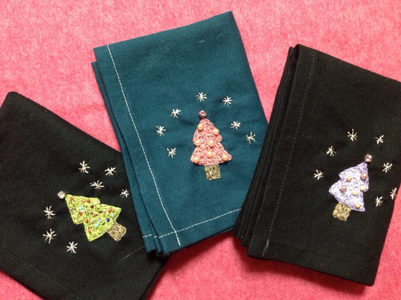 ビーズ刺繍のランチョンマット☆ホワイトクリスマス 4枚目の画像