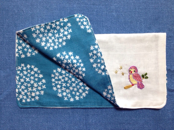 ダブルガーゼの刺繍ハンカチ☆梟と夜空 4枚目の画像